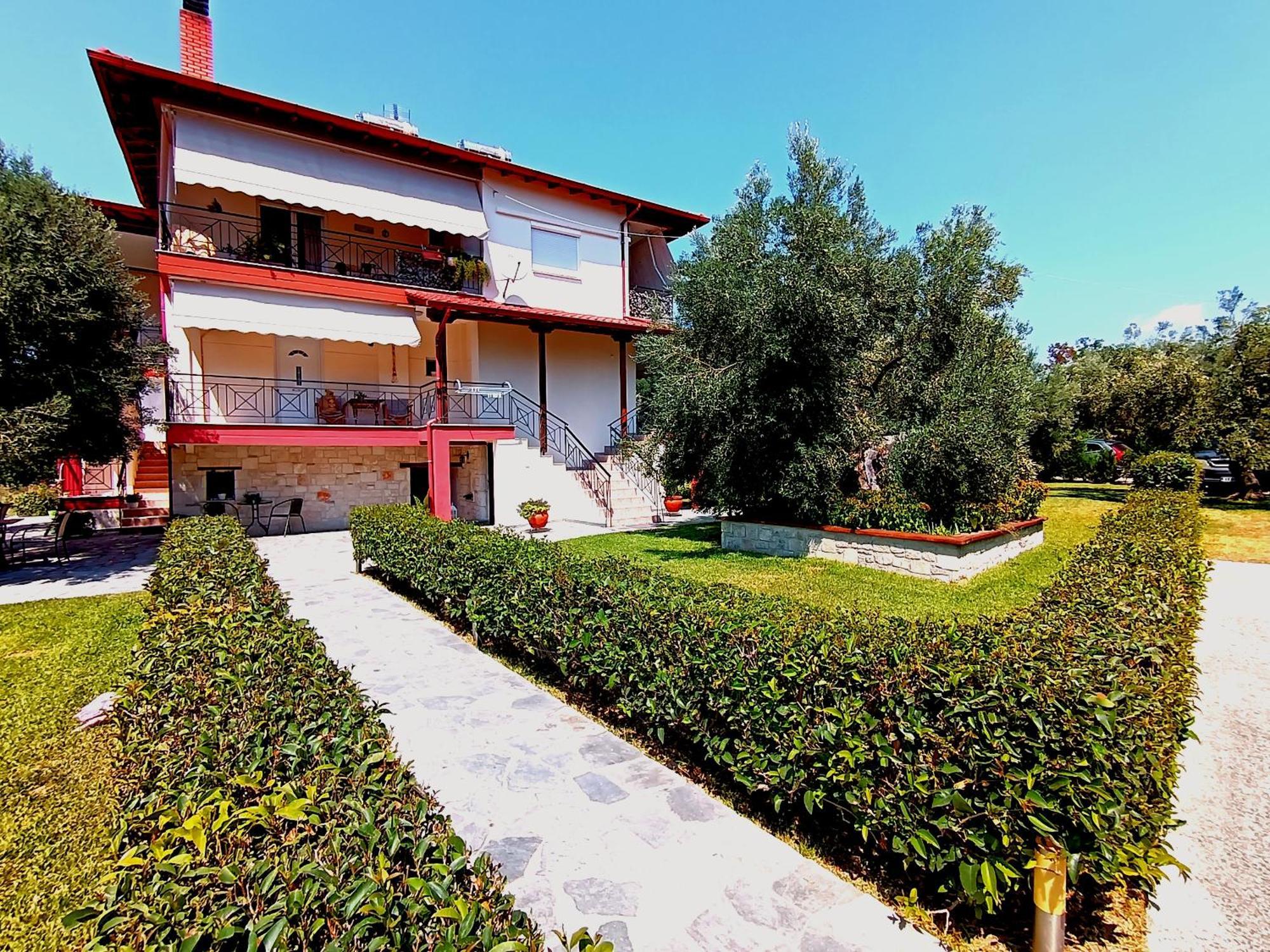 Giorgos Apartments. Skála Foúrkas エクステリア 写真