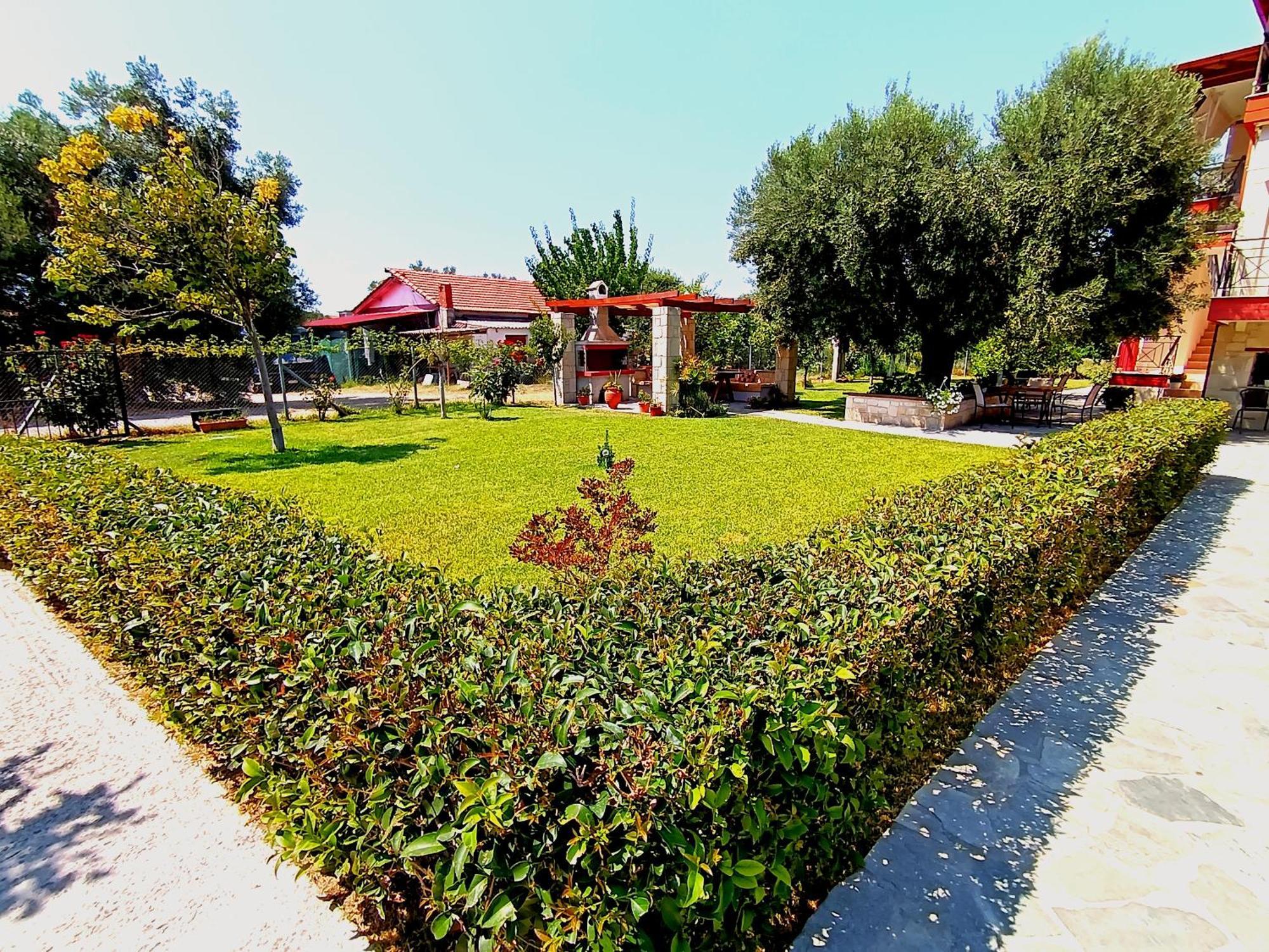 Giorgos Apartments. Skála Foúrkas エクステリア 写真