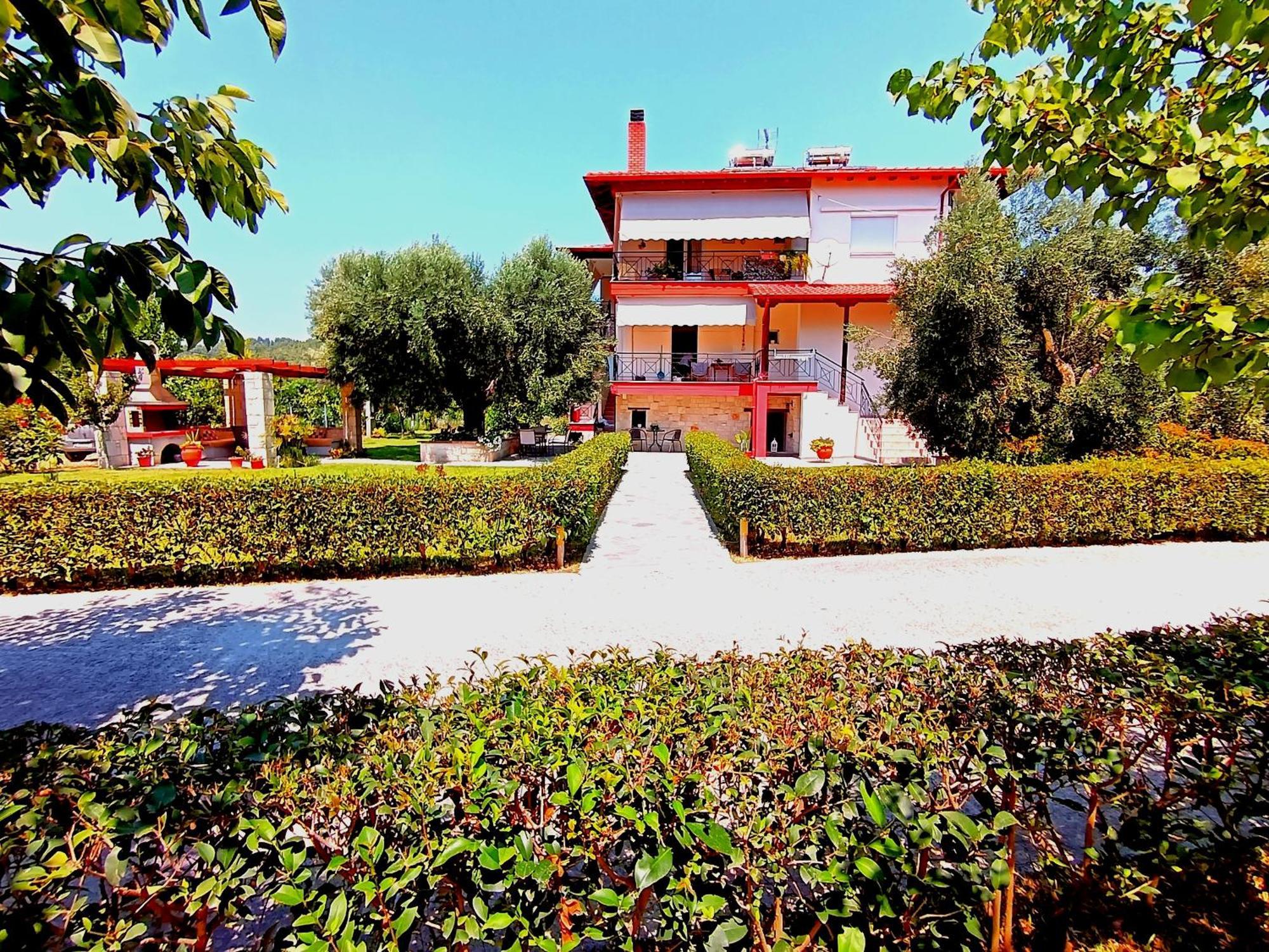 Giorgos Apartments. Skála Foúrkas エクステリア 写真