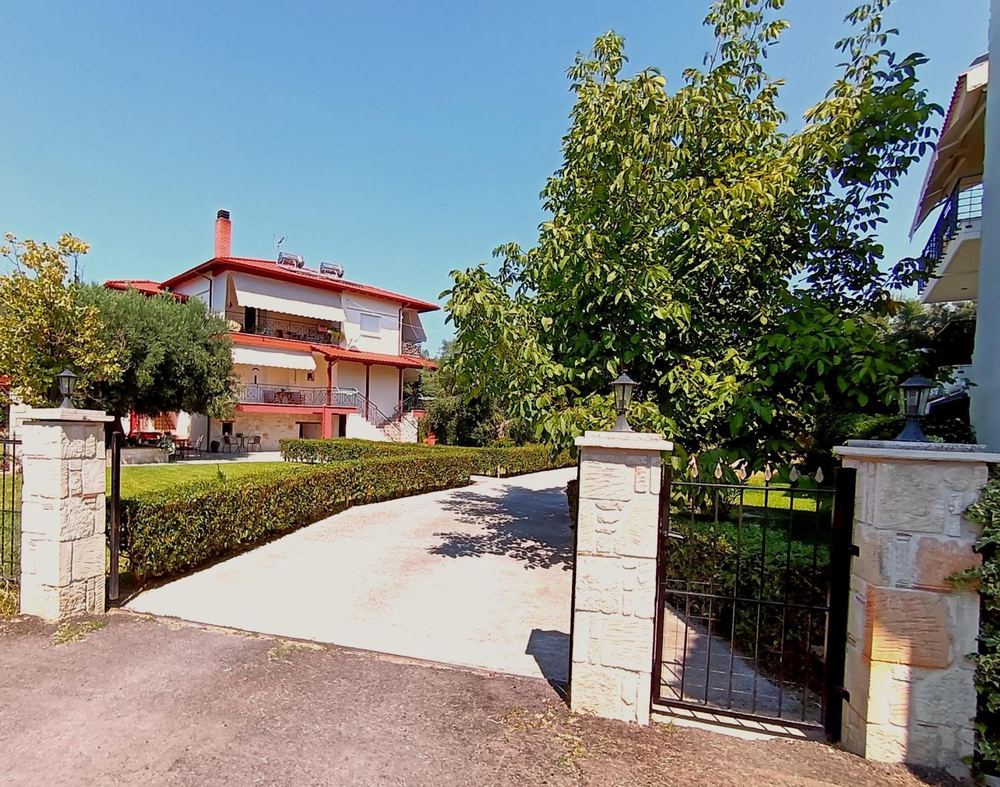 Giorgos Apartments. Skála Foúrkas エクステリア 写真